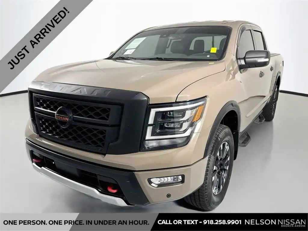2020 Nissan Titan PRO-4X 4X4 Crew Cab's photo