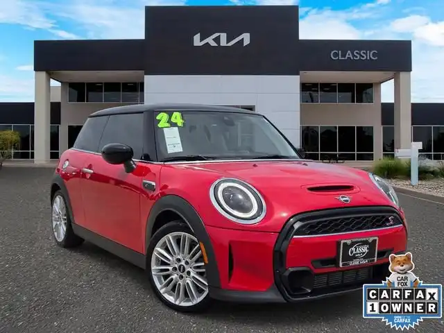 2024 MINI Hardtop Cooper S's photo
