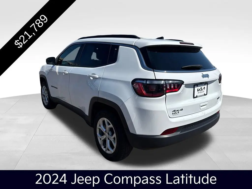 2024 Jeep Compass Latitude 4X4 photo 3