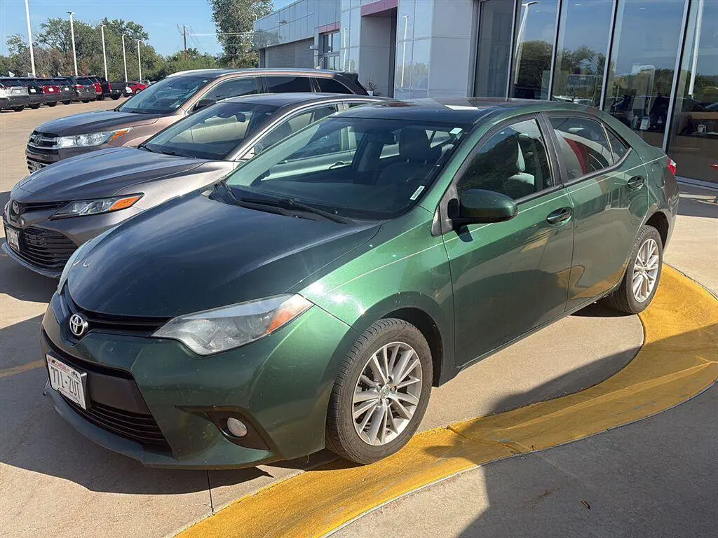 2014 Toyota Corolla LE Plus AT photo 3