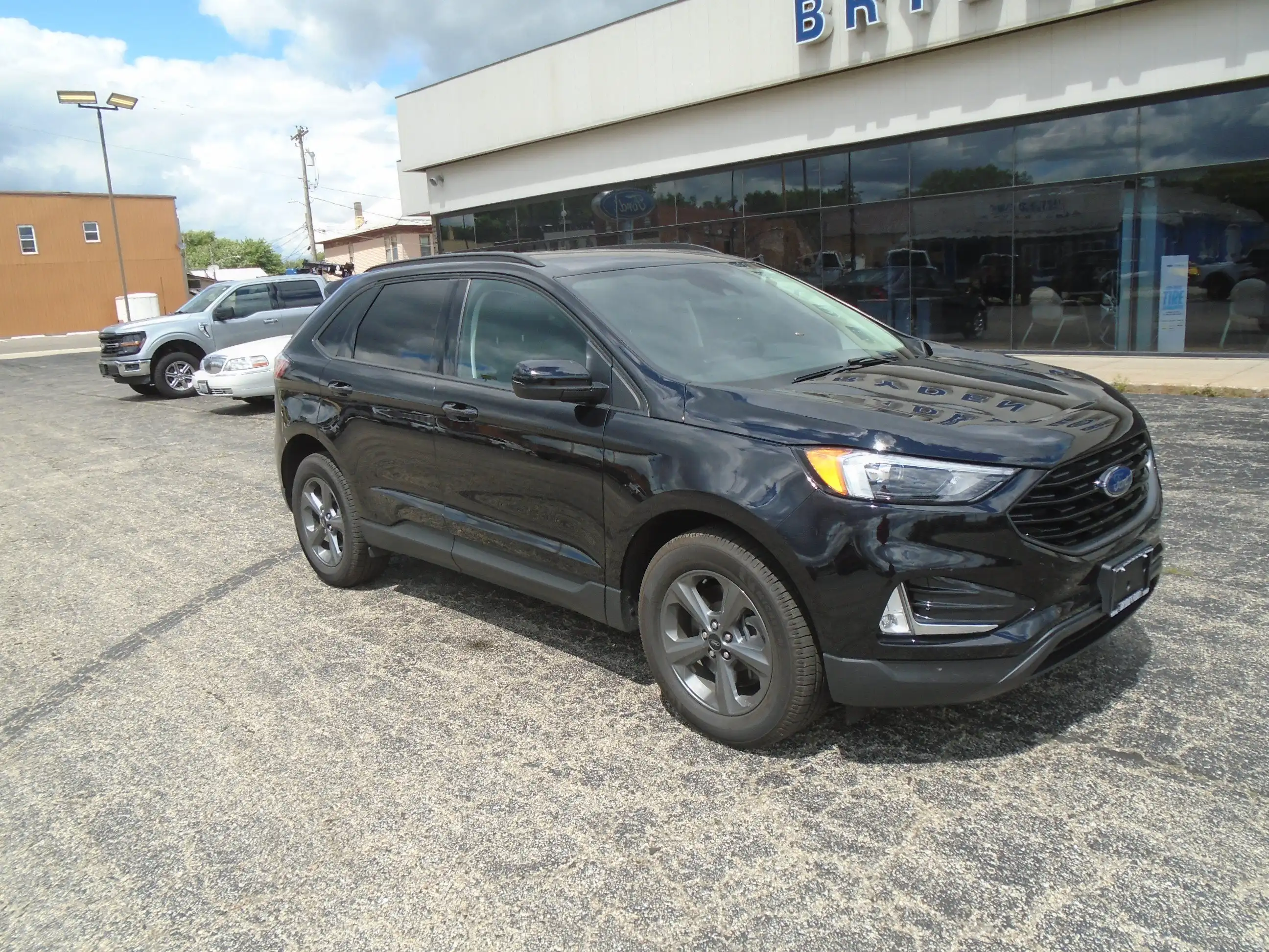 2024 Ford Edge SEL AWD's photo