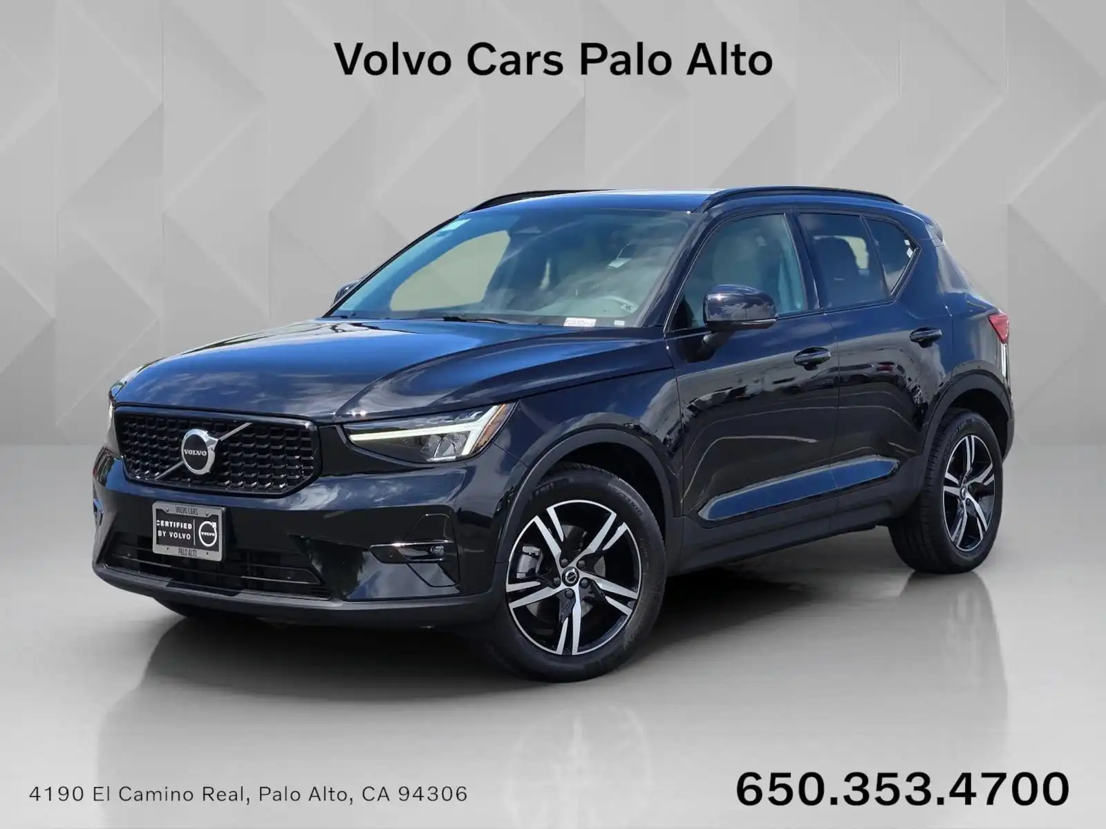 2023 Volvo XC40 B5 Plus Dark AWD's photo