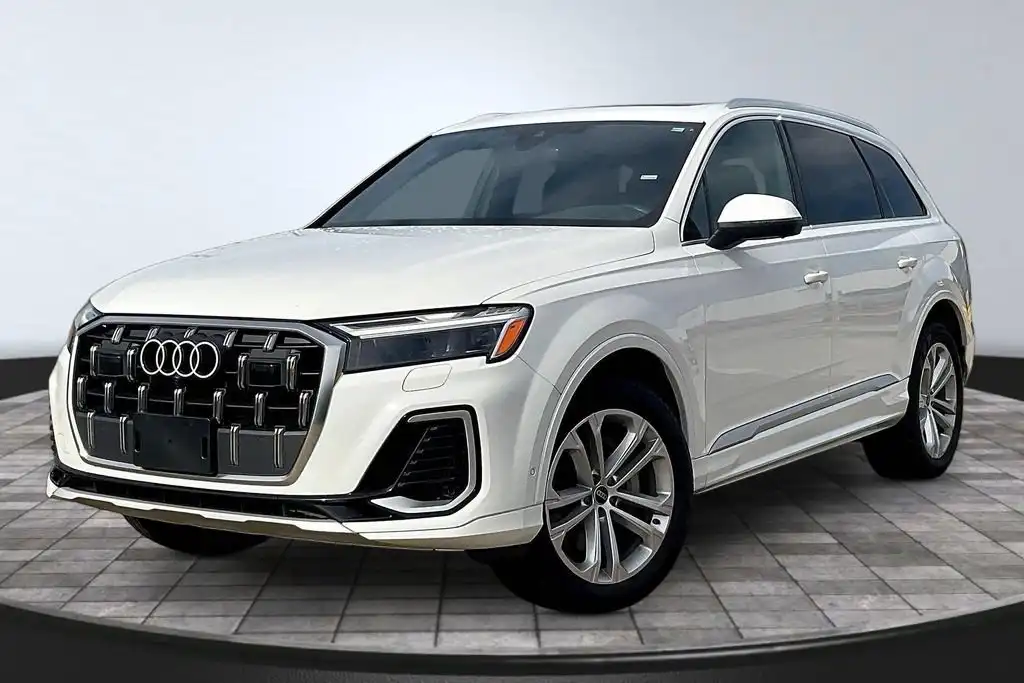 2025 Audi Q7 55 Premium Plus quattro Tiptronic's photo