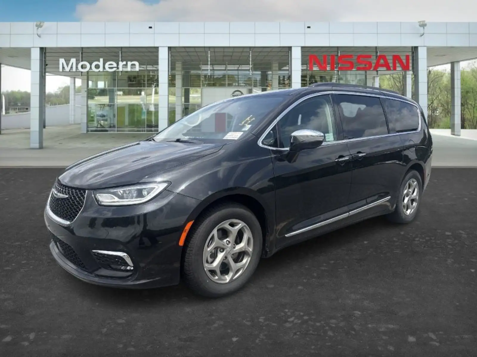2023 Chrysler Pacifica Limited photo 1