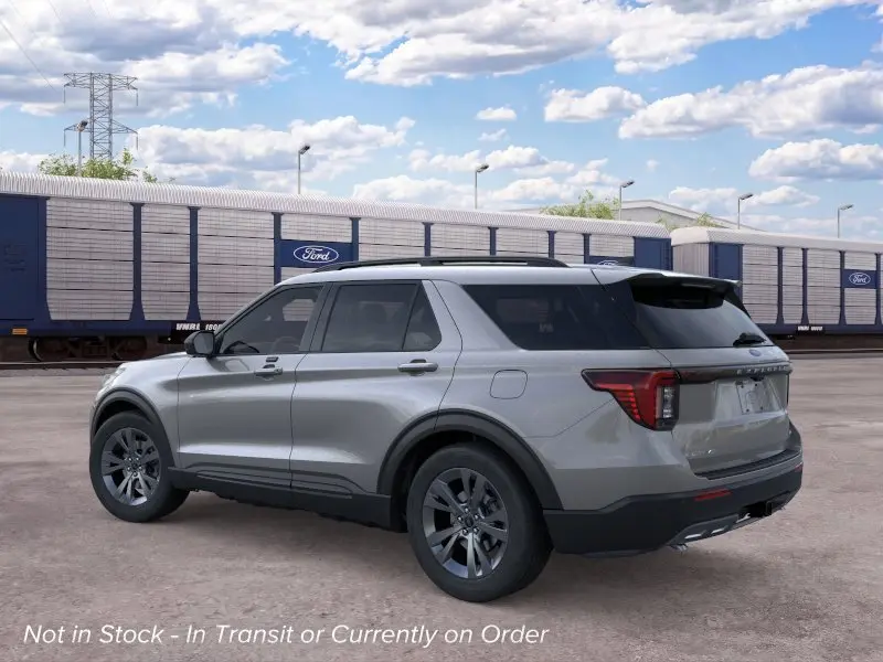 2026 Ford Explorer Active 4WD photo 4