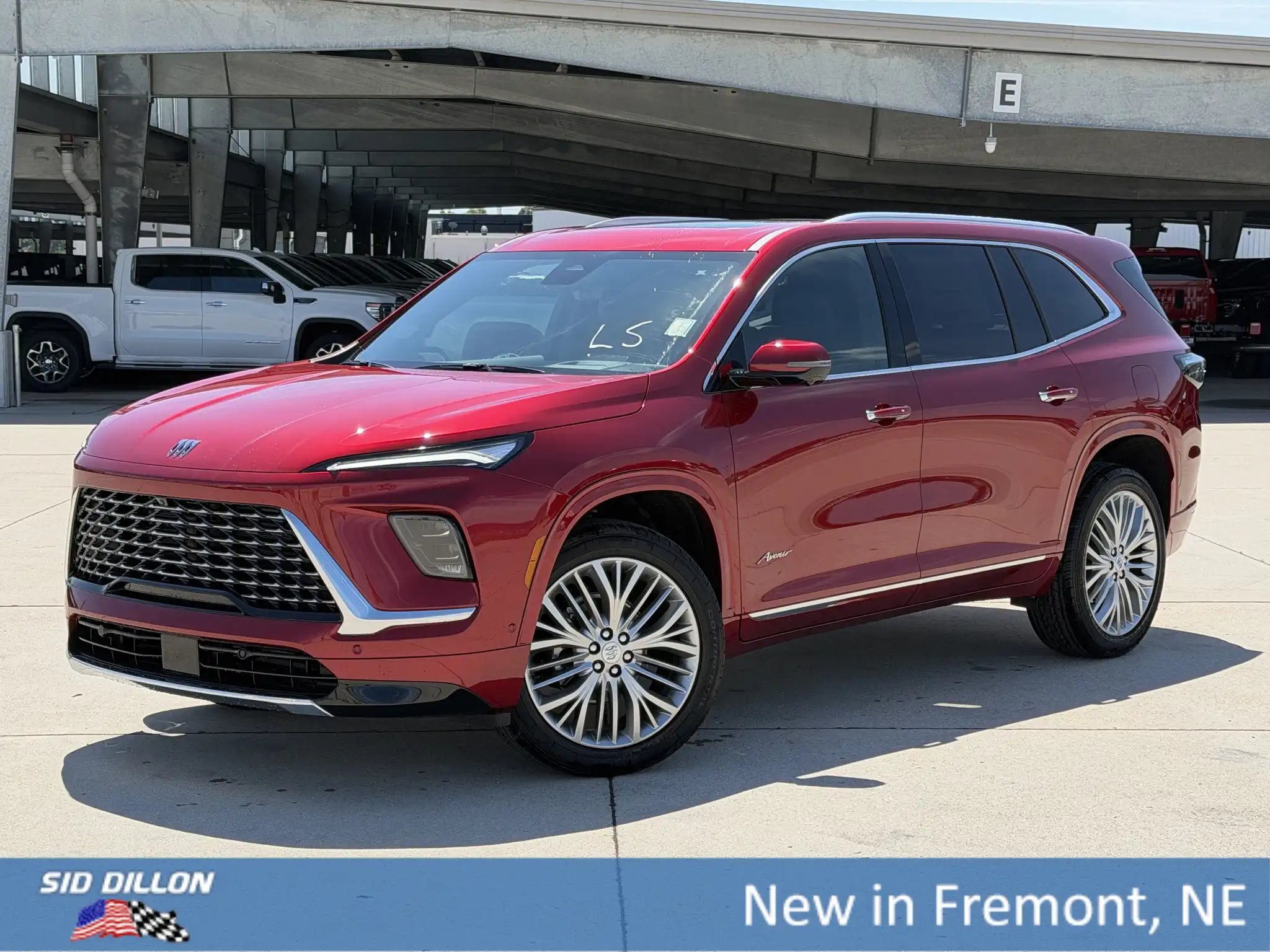 2027 Buick Enclave Avenir AWD's photo