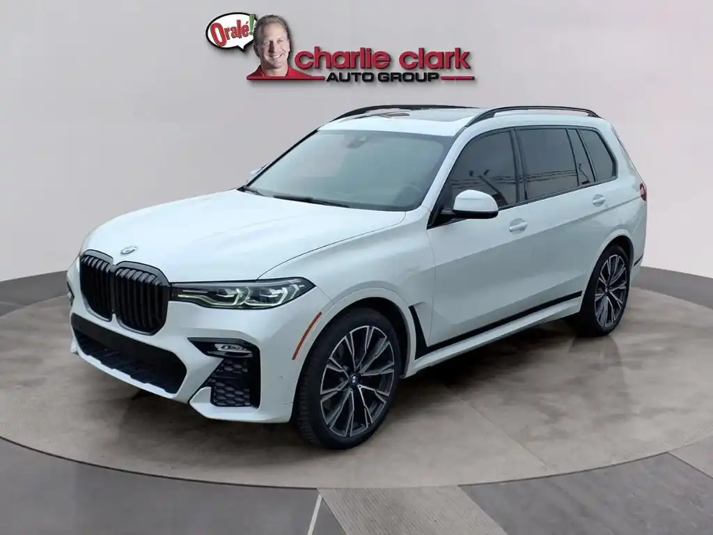 2022 BMW X7 xDrive40i's photo