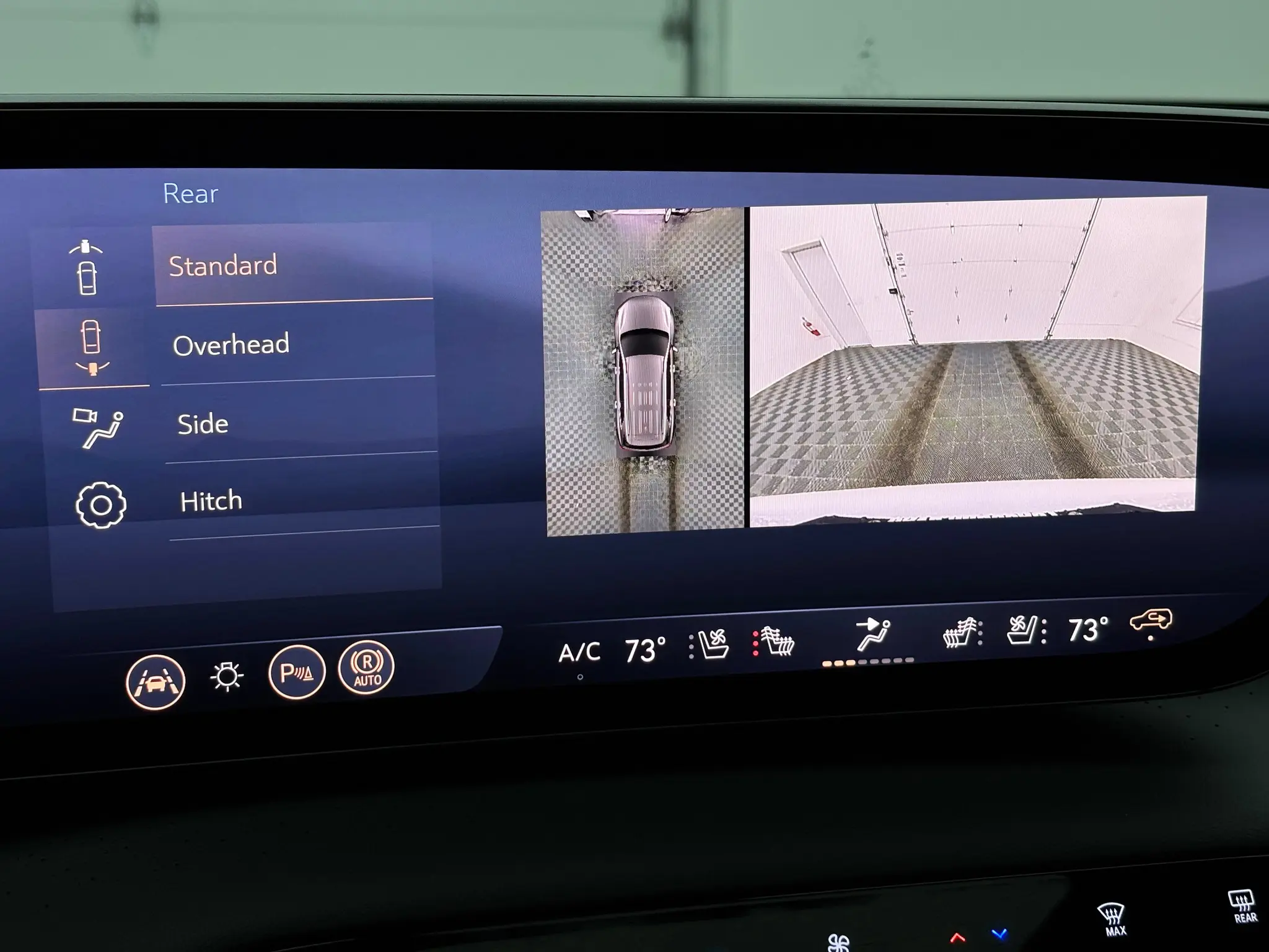 2027 Buick Enclave Avenir AWD photo 4