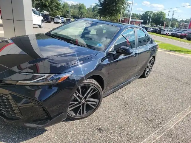 2025 Toyota Camry XSE Hybrid's photo