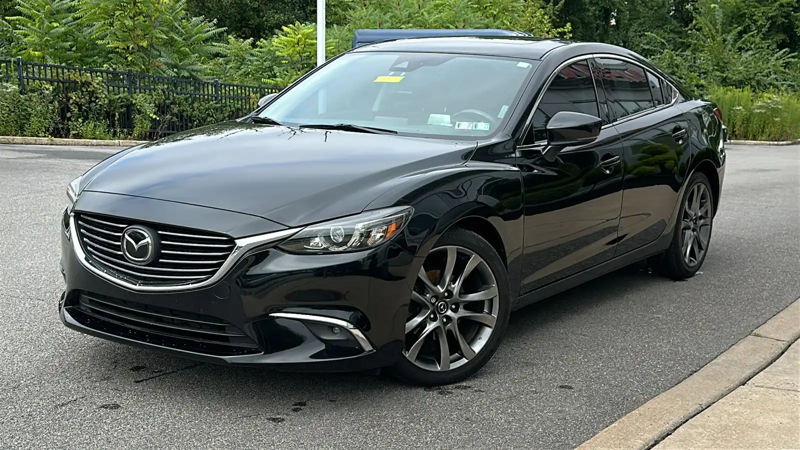2017 Mazda EZ-6 i Grand Touring Auto's photo