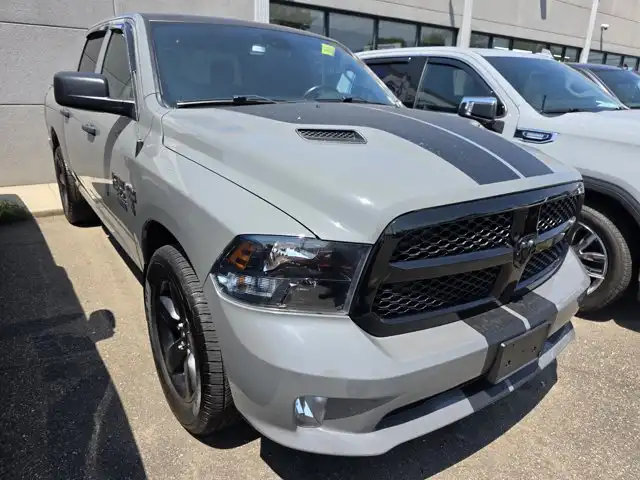 2022 RAM 1500 Classic Express Crew Cab 4x4 5'7's photo