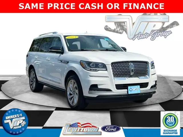 2024 Lincoln Navigator Premiere AWD's photo