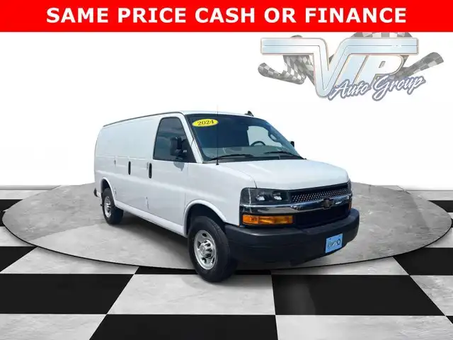2024 Chevrolet Express 2500 Work Van HD's photo