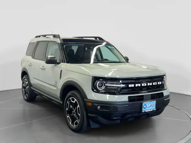 2023 Ford Bronco Sport Outer Banks 4X4's photo