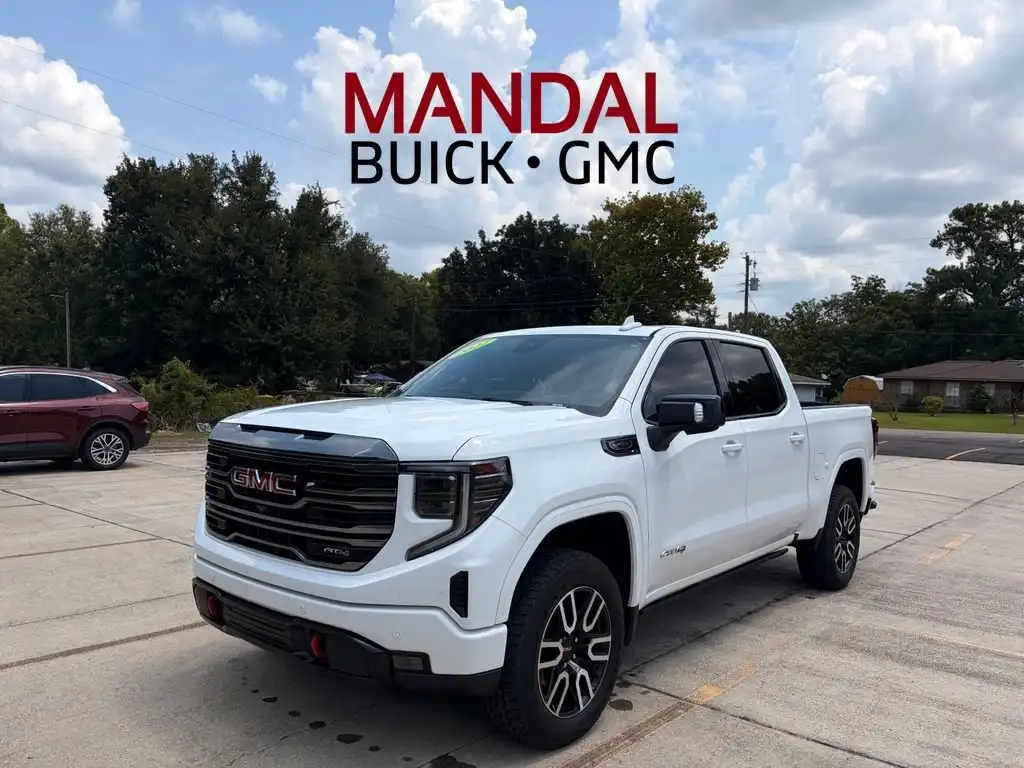 2022 GMC Sierra 4WD Crew Cab Short Box AT4's photo