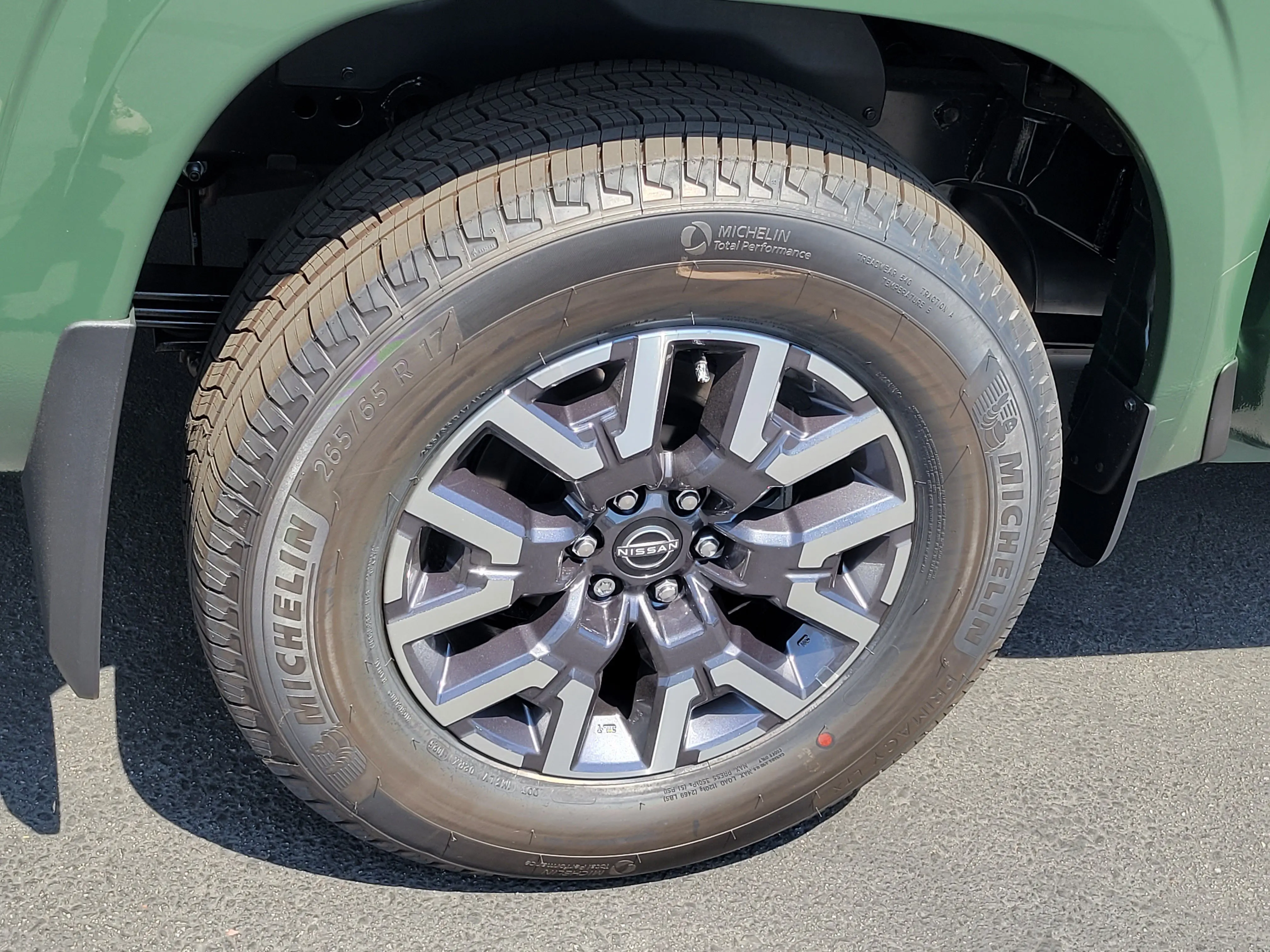 2026 Nissan Frontier SV Crew Cab 4X2 SWB photo 3