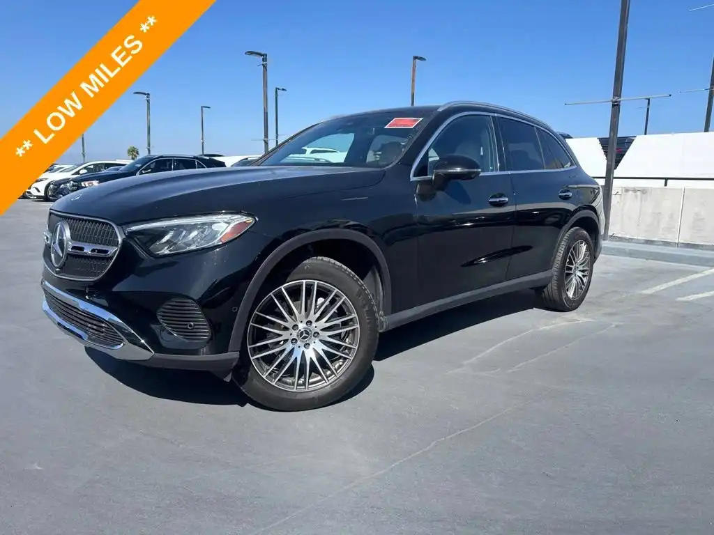 2023 Mercedes-Benz GLC GLC300's photo