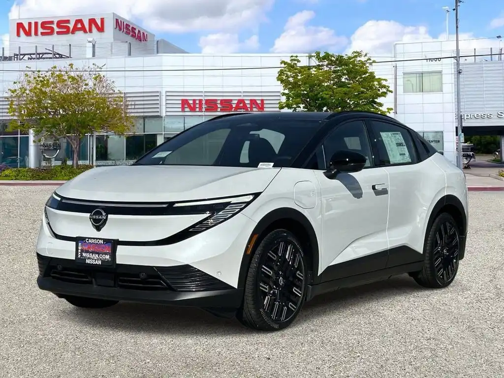 2026 Nissan Leaf Platinum+'s photo