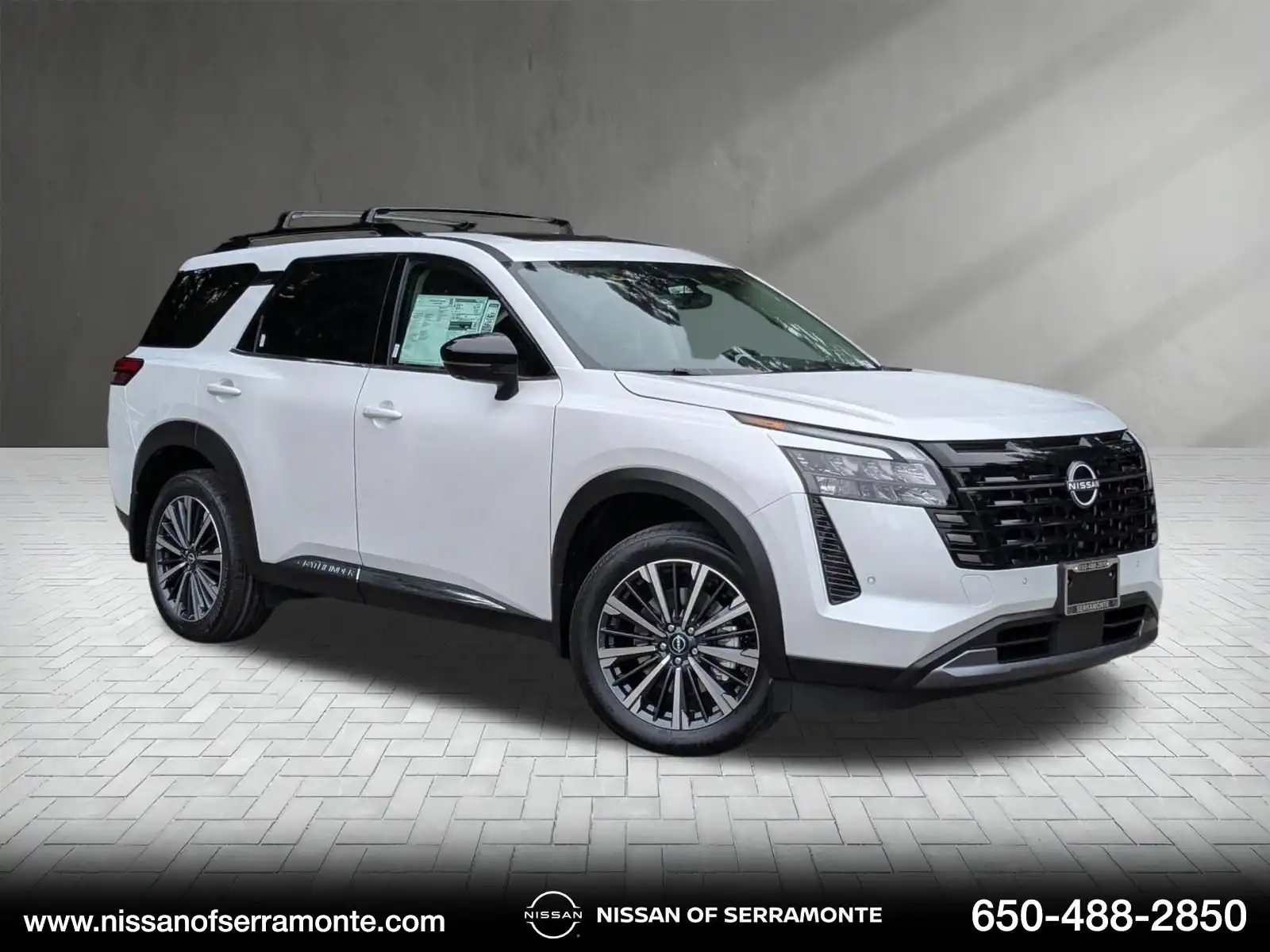 2026 Nissan Pathfinder Platinum 2WD's photo