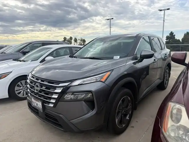 2026 Nissan Rogue SV FWD's photo