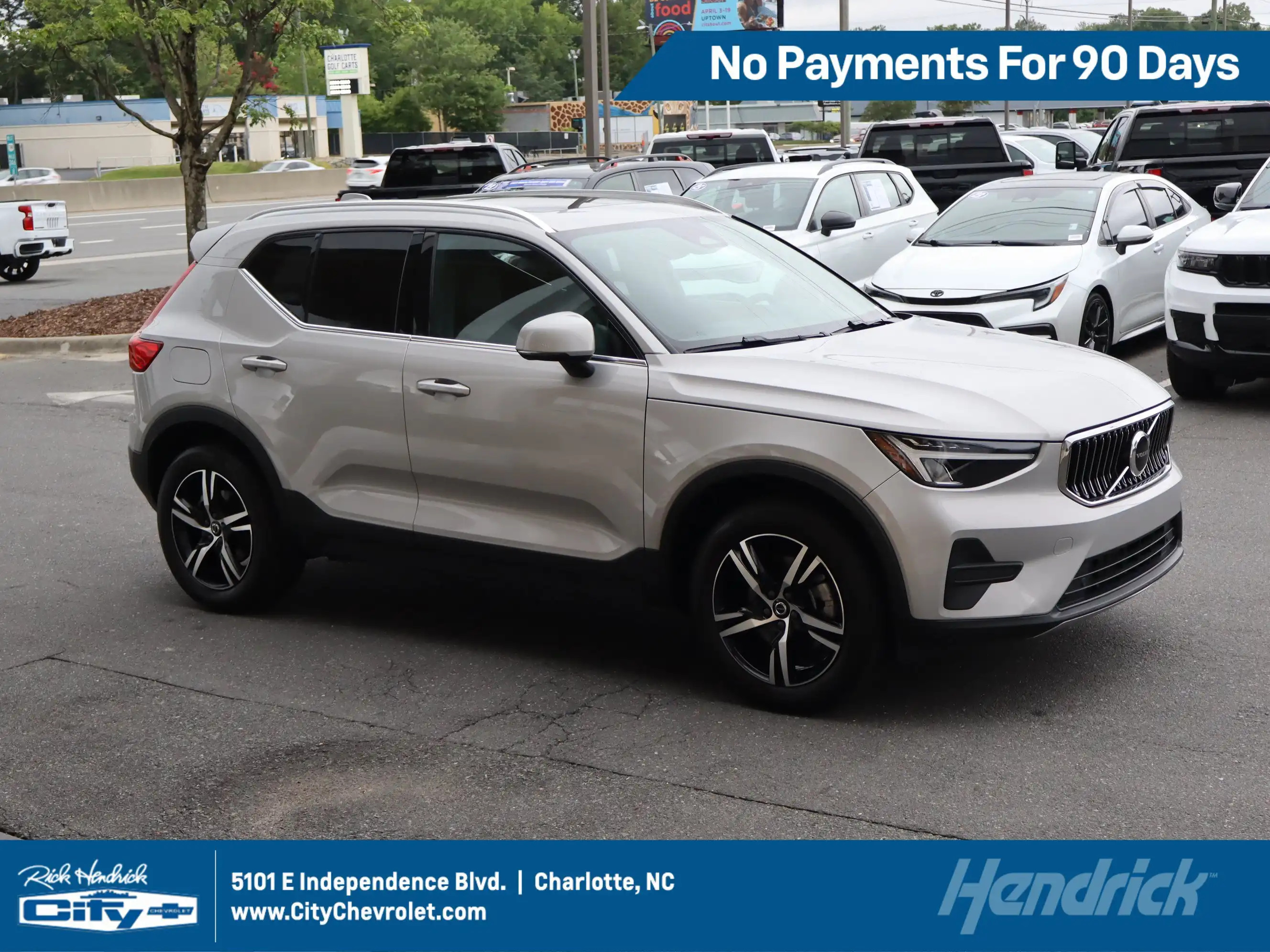 2025 Volvo XC40 B5 Core Bright AWD's photo