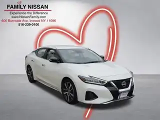 2023 Nissan Maxima SV's photo