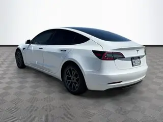 2022 Tesla Model 3 Standard Range Plus photo 5