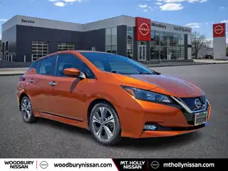 2021 Nissan Leaf SV's photo