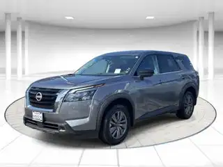 2025 Nissan Pathfinder S 2WD's photo