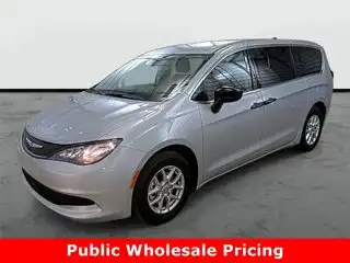 2023 Chrysler Voyager LX's photo