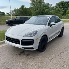 2020 Porsche Cayenne S's photo
