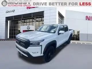 2023 Nissan Frontier PRO-4X Crew Cab 4X4's photo