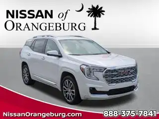 2022 GMC Terrain Denali AWD's photo