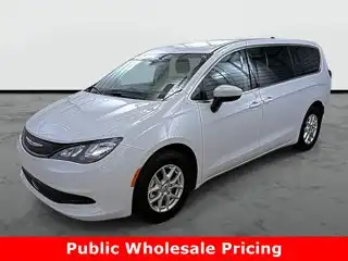 2023 Chrysler Voyager LX's photo