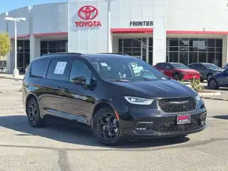 2025 Chrysler Pacifica Hybrid Select Premium S-Appearance PHEV's photo