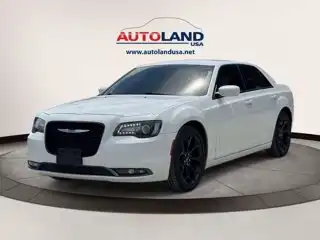 2019 Chrysler 300 S's photo