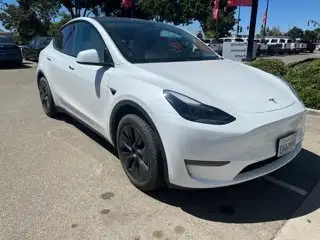 2025 Tesla Model Y Long Range Rear Wheel Drive's photo