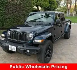 2025 Jeep Gladiator Nighthawk Auto's photo