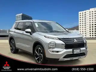 2023 Mitsubishi Outlander SE 2WD's photo