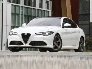 2022 Alfa Romeo Giulia 2.0 Auto AWD's photo