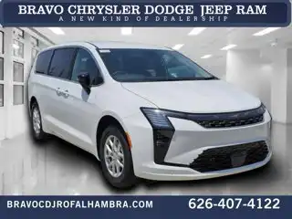 2027 Chrysler Pacifica Select's photo