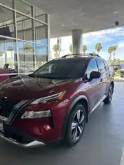2022 Nissan Rogue Platinum FWD's photo