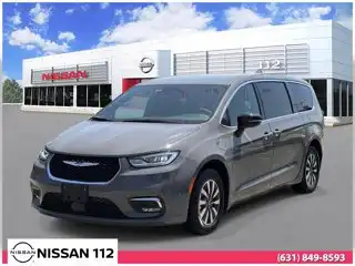 2025 Chrysler Pacifica Hybrid Select PHEV's photo
