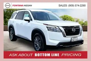 2024 Nissan Pathfinder SV 2WD's photo