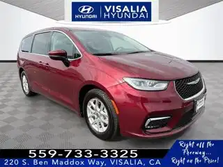 2023 Chrysler Pacifica Touring L's photo