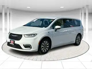 2023 Chrysler Pacifica Hybrid Touring L Hybrid's photo