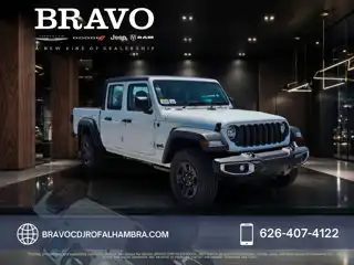 2026 Jeep Gladiator Sport Auto's photo