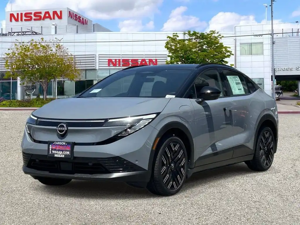 2026 Nissan Leaf Platinum+'s photo