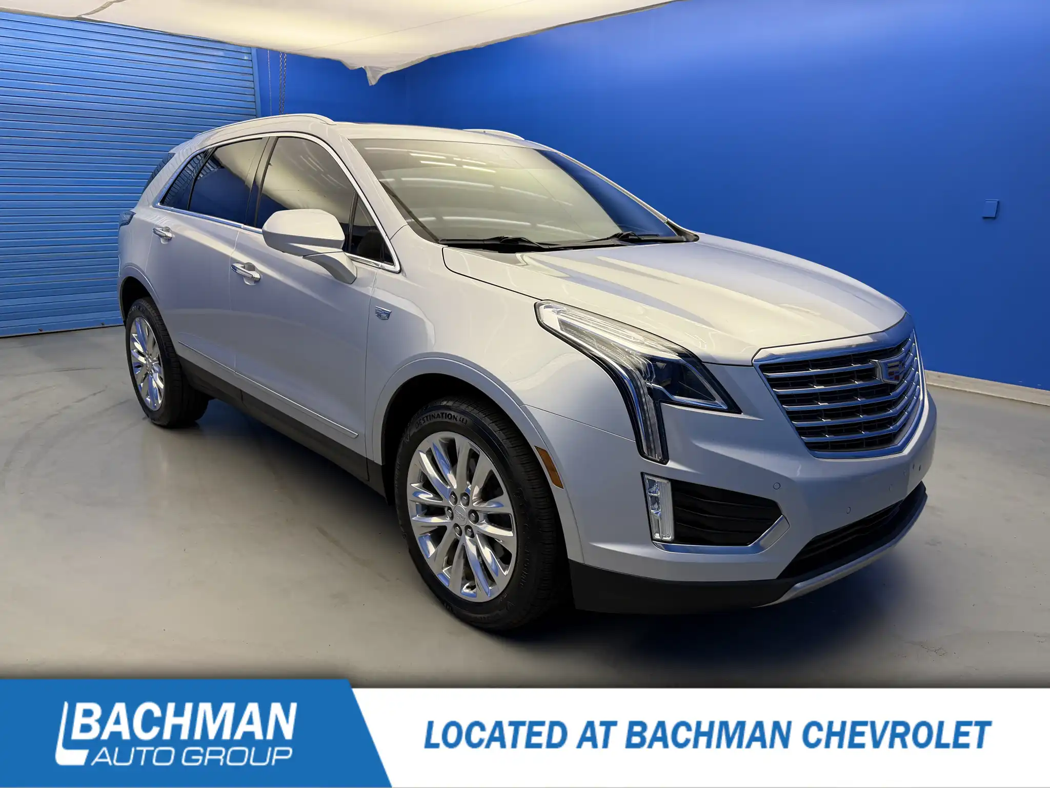 2017 Cadillac XT5 AWD Platinum's photo