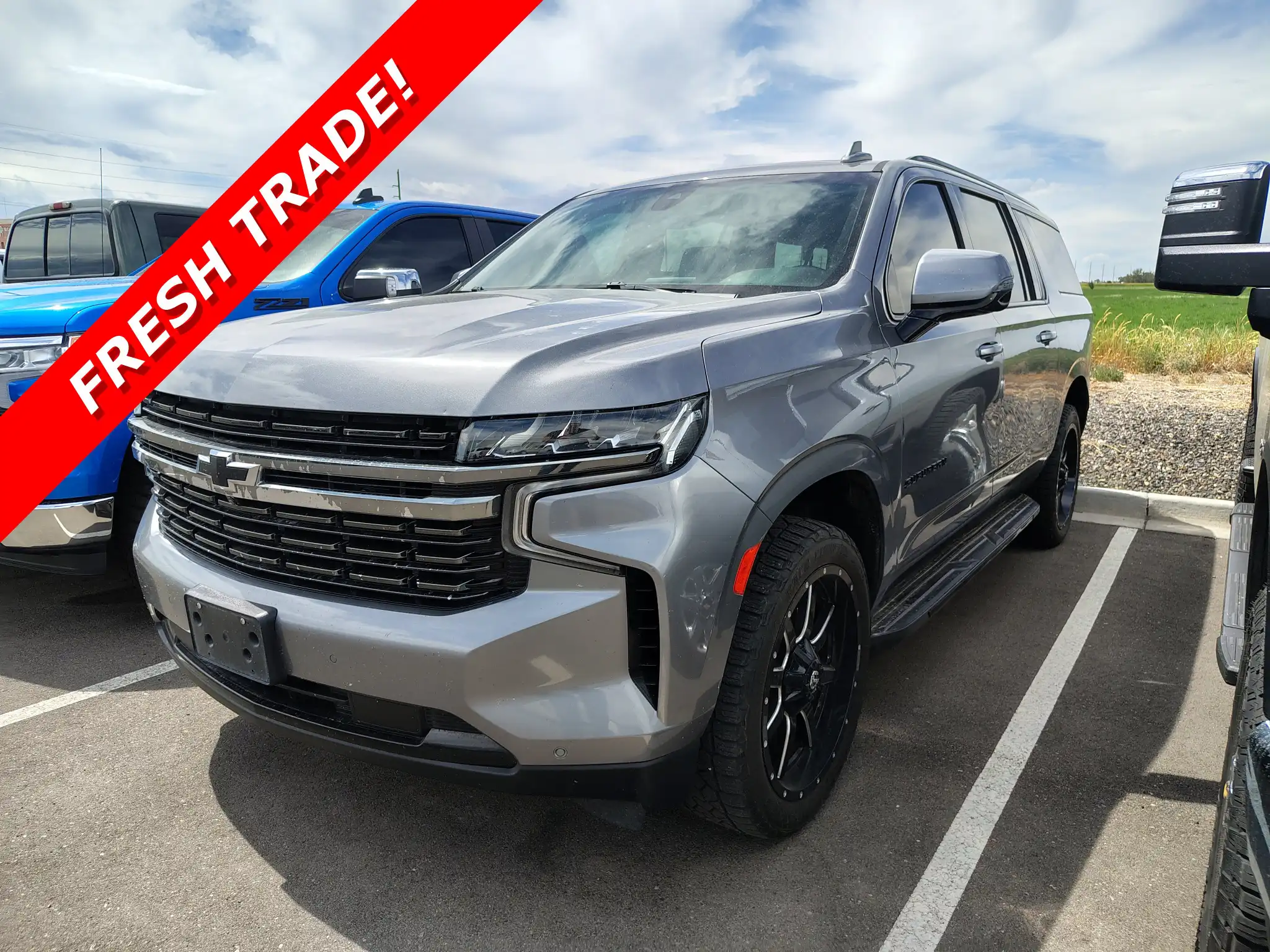 2022 Chevrolet Suburban 4WD 1500 RST's photo